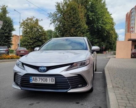 Сірий Тойота Камрі, об'ємом двигуна 2.5 л та пробігом 16 тис. км за 30971 $, фото 1 на Automoto.ua