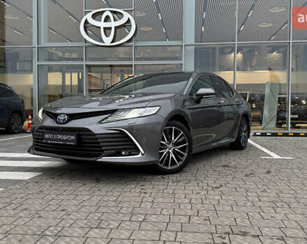 Серый Тойота Камри, объемом двигателя 2.49 л и пробегом 147 тыс. км за 29990 $, фото 1 на Automoto.ua