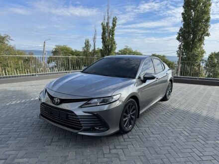 Тойота Камри 2021 в Одессе на Automoto.ua Серый Тойота Камри, объемом двигателя 2.5 л и пробегом 110 тыс. км за 29888 $, фото 1 на Automoto.ua