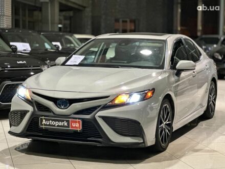 Серый Тойота Камри, объемом двигателя 2.5 л и пробегом 27 тыс. км за 27490 $, фото 1 на Automoto.ua