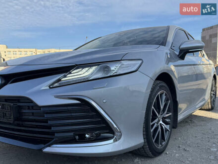 Тойота Камри 2023 в Запорожье на Automoto.ua Серый Тойота Камри, объемом двигателя 2.49 л и пробегом 2 тыс. км за 43000 $, фото 1 на Automoto.ua
