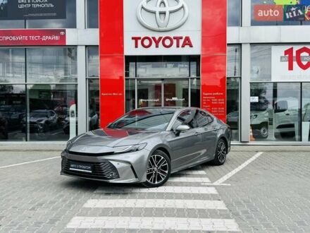 Тойота Камри 2025 в Тернополе на Automoto.ua Серый Тойота Камри, объемом двигателя 2.5 л и пробегом 1 тыс. км за 52428 $, фото 1 на Automoto.ua