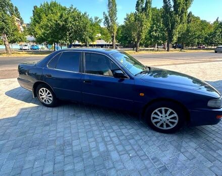 Синий Тойота Камри, объемом двигателя 2.2 л и пробегом 380 тыс. км за 3500 $, фото 1 на Automoto.ua