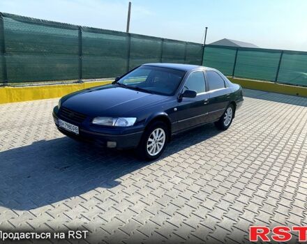 Синий Тойота Камри, объемом двигателя 3 л и пробегом 400 тыс. км за 5300 $, фото 1 на Automoto.ua