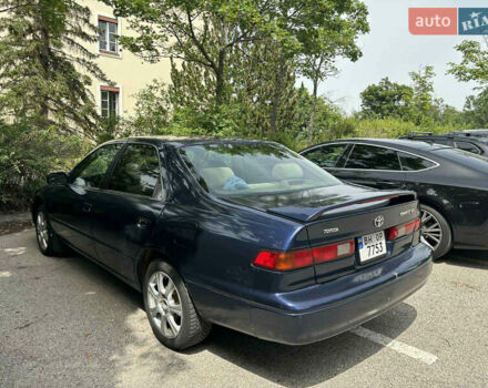 Синий Тойота Камри, объемом двигателя 2.16 л и пробегом 250 тыс. км за 2999 $, фото 5 на Automoto.ua