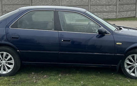 Синий Тойота Камри, объемом двигателя 3 л и пробегом 555 тыс. км за 3300 $, фото 7 на Automoto.ua