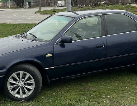 Синий Тойота Камри, объемом двигателя 3 л и пробегом 555 тыс. км за 3300 $, фото 4 на Automoto.ua