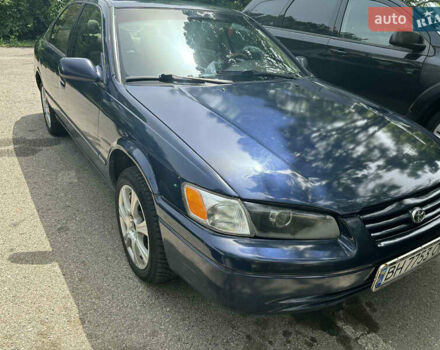 Синий Тойота Камри, объемом двигателя 2.16 л и пробегом 250 тыс. км за 2999 $, фото 2 на Automoto.ua