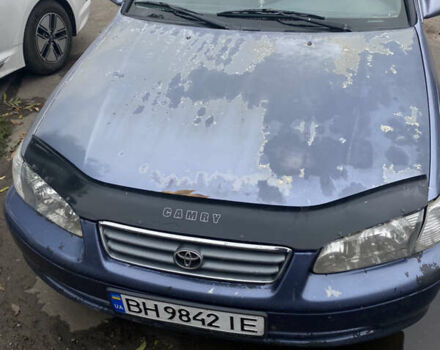 Синий Тойота Камри, объемом двигателя 2.2 л и пробегом 300 тыс. км за 2700 $, фото 1 на Automoto.ua