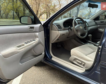 Синій Тойота Камрі, об'ємом двигуна 3 л та пробігом 415 тис. км за 5900 $, фото 4 на Automoto.ua