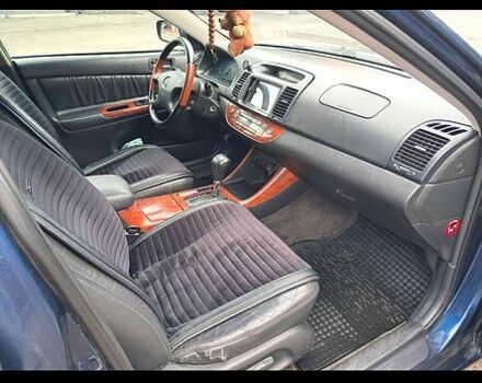Синій Тойота Камрі, об'ємом двигуна 3 л та пробігом 350 тис. км за 5300 $, фото 2 на Automoto.ua