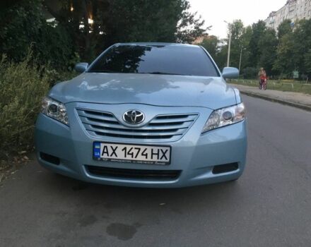 Синий Тойота Камри, объемом двигателя 2.4 л и пробегом 310 тыс. км за 9500 $, фото 1 на Automoto.ua