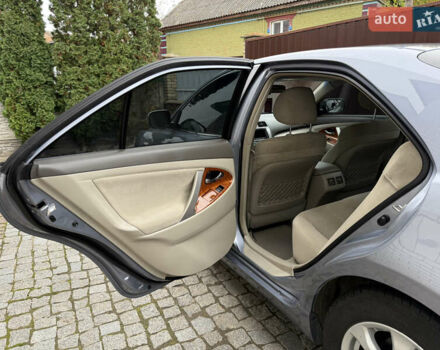 Синий Тойота Камри, объемом двигателя 2.4 л и пробегом 106 тыс. км за 9999 $, фото 31 на Automoto.ua