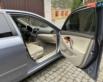 Синий Тойота Камри, объемом двигателя 2.4 л и пробегом 106 тыс. км за 9999 $, фото 40 на Automoto.ua