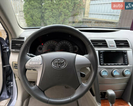 Синий Тойота Камри, объемом двигателя 2.4 л и пробегом 106 тыс. км за 9999 $, фото 27 на Automoto.ua