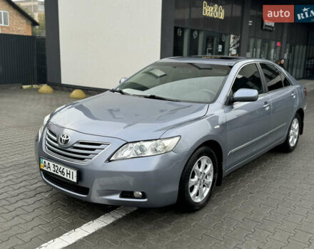 Синій Тойота Камрі, об'ємом двигуна 2.4 л та пробігом 106 тис. км за 9300 $, фото 1 на Automoto.ua