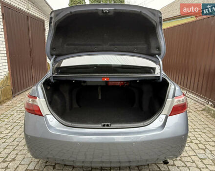 Синий Тойота Камри, объемом двигателя 2.4 л и пробегом 106 тыс. км за 9999 $, фото 46 на Automoto.ua