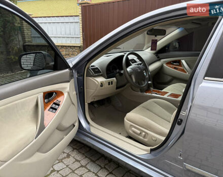 Синий Тойота Камри, объемом двигателя 2.4 л и пробегом 106 тыс. км за 9999 $, фото 23 на Automoto.ua