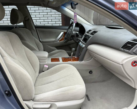 Синий Тойота Камри, объемом двигателя 2.4 л и пробегом 106 тыс. км за 9999 $, фото 43 на Automoto.ua