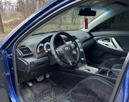 Синий Тойота Камри, объемом двигателя 2.4 л и пробегом 250 тыс. км за 7000 $, фото 3 на Automoto.ua