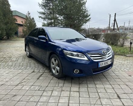 Синий Тойота Камри, объемом двигателя 2.4 л и пробегом 250 тыс. км за 7000 $, фото 1 на Automoto.ua