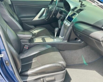 Синий Тойота Камри, объемом двигателя 2.5 л и пробегом 180 тыс. км за 10490 $, фото 19 на Automoto.ua