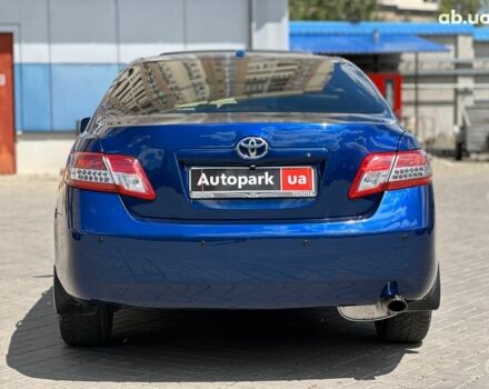 Синий Тойота Камри, объемом двигателя 2.5 л и пробегом 180 тыс. км за 10490 $, фото 4 на Automoto.ua