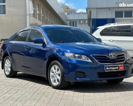 Синий Тойота Камри, объемом двигателя 2.5 л и пробегом 180 тыс. км за 10490 $, фото 2 на Automoto.ua