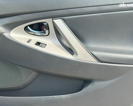 Синий Тойота Камри, объемом двигателя 2.5 л и пробегом 180 тыс. км за 10490 $, фото 20 на Automoto.ua