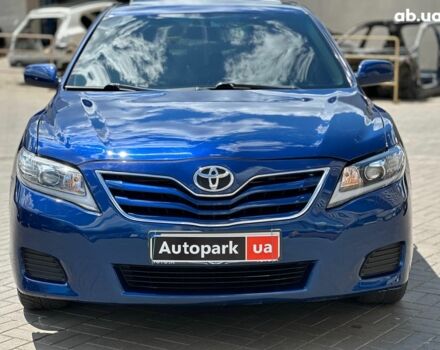 Синий Тойота Камри, объемом двигателя 2.5 л и пробегом 180 тыс. км за 10490 $, фото 1 на Automoto.ua