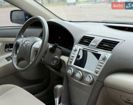Синій Тойота Камрі, об'ємом двигуна 2.5 л та пробігом 205 тис. км за 8800 $, фото 37 на Automoto.ua