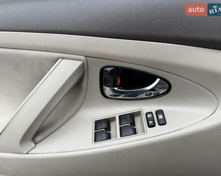 Синій Тойота Камрі, об'ємом двигуна 2.5 л та пробігом 205 тис. км за 8800 $, фото 38 на Automoto.ua