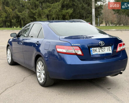 Синій Тойота Камрі, об'ємом двигуна 2.5 л та пробігом 205 тис. км за 8800 $, фото 10 на Automoto.ua