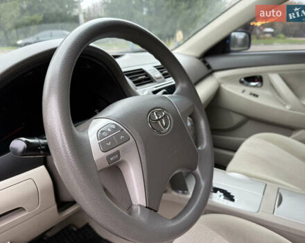 Синій Тойота Камрі, об'ємом двигуна 2.5 л та пробігом 205 тис. км за 8800 $, фото 35 на Automoto.ua