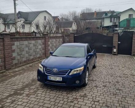 Синій Тойота Камрі, об'ємом двигуна 2.5 л та пробігом 232 тис. км за 9200 $, фото 1 на Automoto.ua