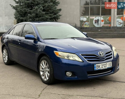 Синій Тойота Камрі, об'ємом двигуна 2.5 л та пробігом 205 тис. км за 8800 $, фото 17 на Automoto.ua