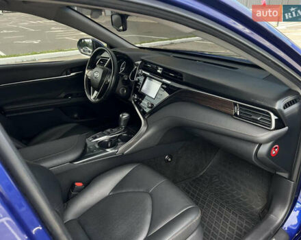 Синій Тойота Камрі, об'ємом двигуна 2.49 л та пробігом 160 тис. км за 18000 $, фото 1 на Automoto.ua