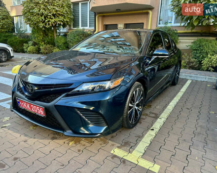 Тойота Камри 2020 в Киеве на Automoto.ua Синий Тойота Камри, объемом двигателя 2.5 л и пробегом 140 тыс. км за 22700 $, фото 1 на Automoto.ua