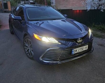 Тойота Камри 2022 в Умани на Automoto.ua Синий Тойота Камри, объемом двигателя 2.49 л и пробегом 51 тыс. км за 29000 $, фото 1 на Automoto.ua