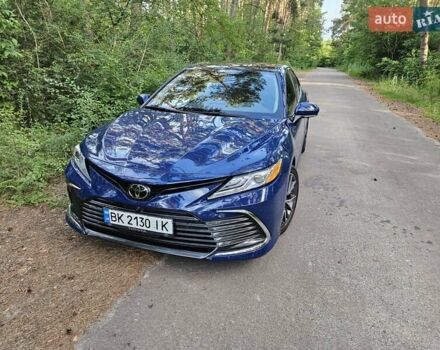 Тойота Камри 2022 в Умани на Automoto.ua Синий Тойота Камри, объемом двигателя 2.49 л и пробегом 51 тыс. км за 29000 $, фото 3 на Automoto.ua