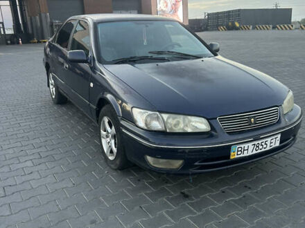 Синий Тойота Камри, объемом двигателя 2.2 л и пробегом 377 тыс. км за 2500 $, фото 1 на Automoto.ua