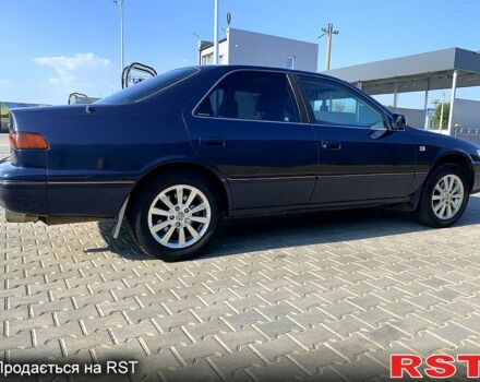 Синий Тойота Камри, объемом двигателя 3 л и пробегом 400 тыс. км за 5300 $, фото 1 на Automoto.ua