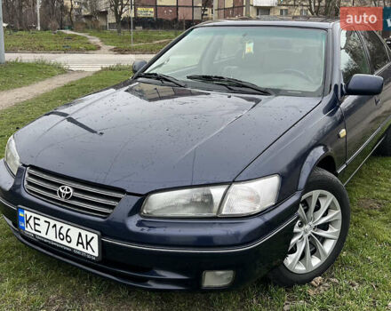 Синій Тойота Камрі, об'ємом двигуна 3 л та пробігом 555 тис. км за 3300 $, фото 1 на Automoto.ua