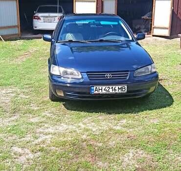 Синий Тойота Камри, объемом двигателя 2.16 л и пробегом 366 тыс. км за 4100 $, фото 1 на Automoto.ua