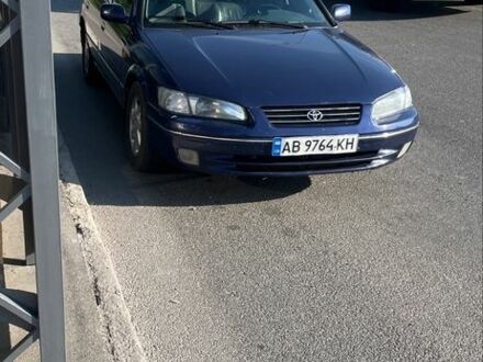 Синій Тойота Камрі, об'ємом двигуна 3 л та пробігом 394 тис. км за 3000 $, фото 1 на Automoto.ua