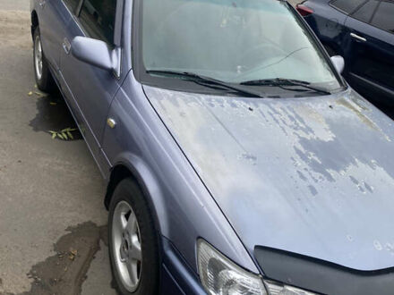 Синій Тойота Камрі, об'ємом двигуна 2.2 л та пробігом 300 тис. км за 2700 $, фото 1 на Automoto.ua
