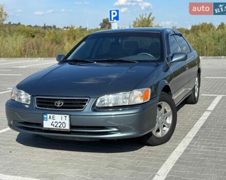 Синий Тойота Камри, объемом двигателя 2.2 л и пробегом 169 тыс. км за 5200 $, фото 1 на Automoto.ua