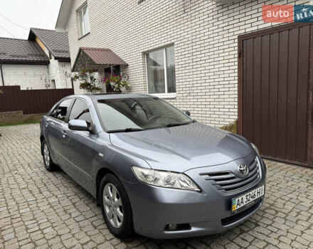 Синій Тойота Камрі, об'ємом двигуна 2.4 л та пробігом 106 тис. км за 9999 $, фото 1 на Automoto.ua