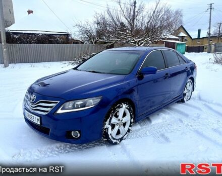 Синий Тойота Камри, объемом двигателя 2.4 л и пробегом 210 тыс. км за 7750 $, фото 1 на Automoto.ua