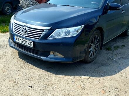 Синій Тойота Камрі, об'ємом двигуна 2.5 л та пробігом 285 тис. км за 9800 $, фото 1 на Automoto.ua